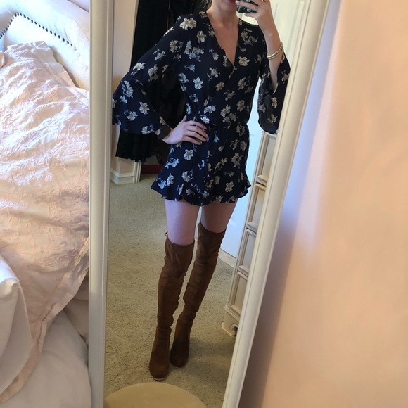 Forever 21 Other - Floral bell sleeve romper